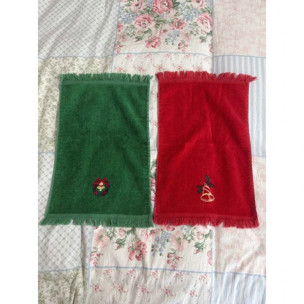 Two Vintage Cannon USA Embroidered Christmas Hand Towels Cotton Terry Fringe